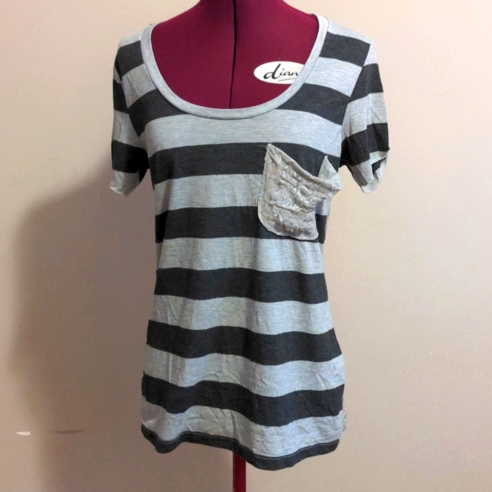 Striped tshirt with lace back